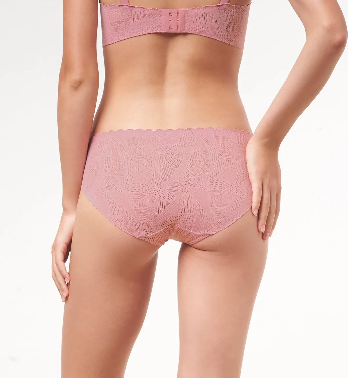 NEW ZERO IN LACE HIPSTER